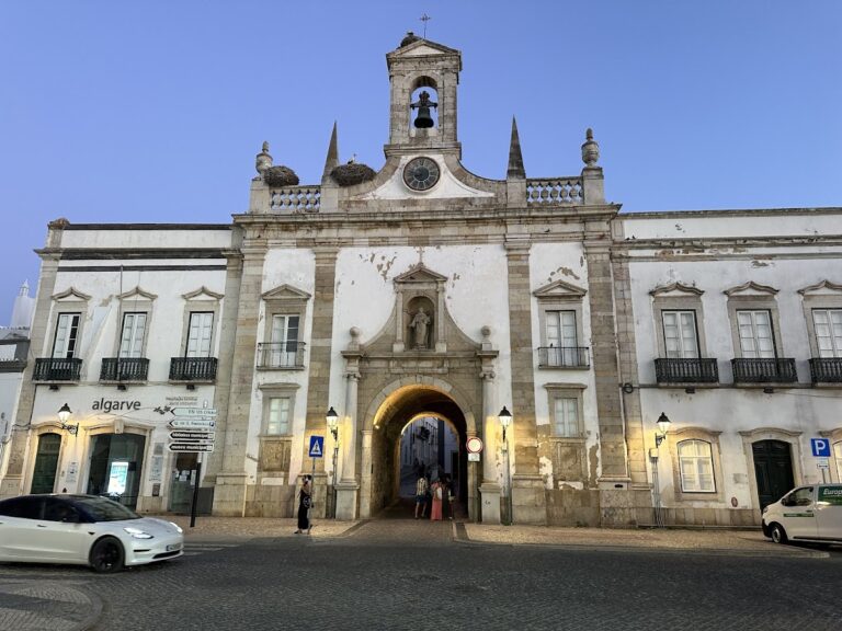 Arco da Vila: Faro’s Neoclassical Gateway and Historic City Entrance