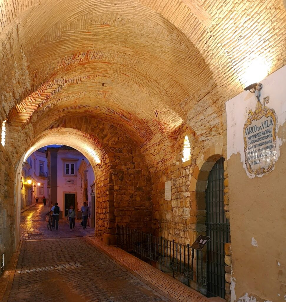 Arco da Vila: Faro’s Neoclassical Gateway and Historic City Entrance 3 Arco da Vila