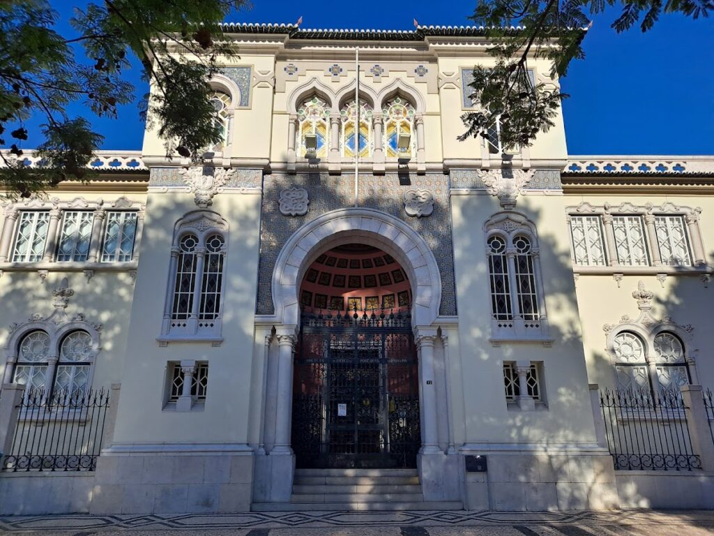 Arco da Vila: Faro’s Neoclassical Gateway and Historic City Entrance 4 Arco da Vila