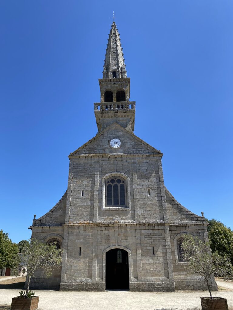 Église Saint-Tudy de Loctudy: a Romanesque Parish and Collegiate Church 2 Église Saint-Tudy de Loctudy