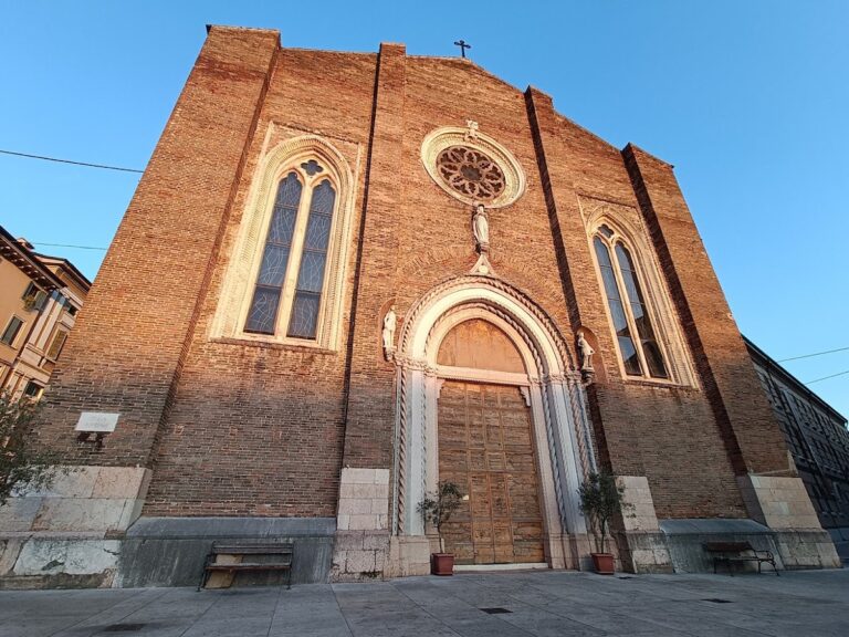 San Tomaso Becket: A Historic Catholic Church in Verona