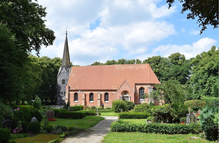 Church of Hütten: A Medieval Lutheran Parish Church in Germany