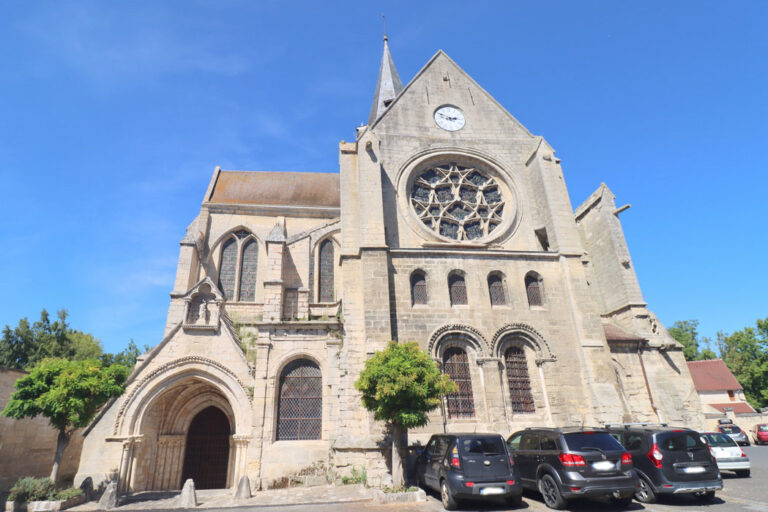 Église Notre-Dame de Mello: A Gothic Parish and Collegiate Church in France