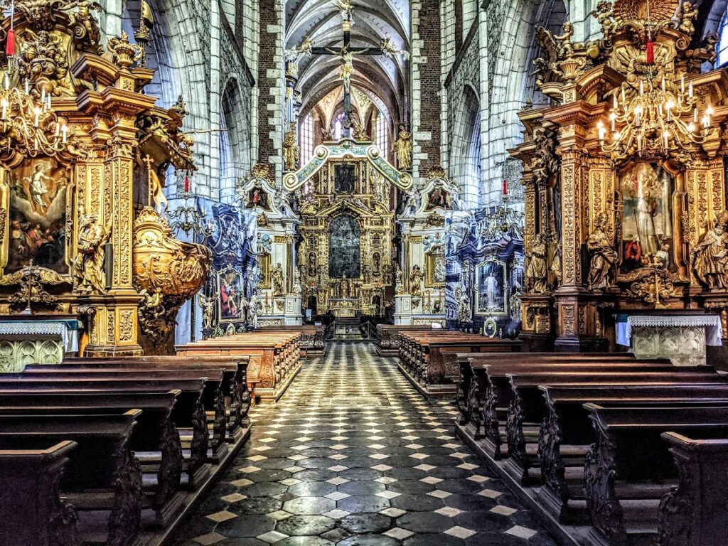 Corpus Christi Basilica: A Gothic Parish and Conventual Church in Kraków 2 Corpus Christi Basilica