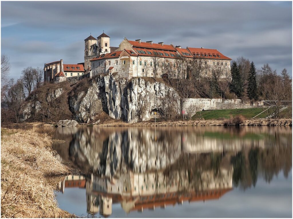 Tyniec Abbey: A Benedictine Monastery and Fortress in Poland 2 Tyniec Abbey
