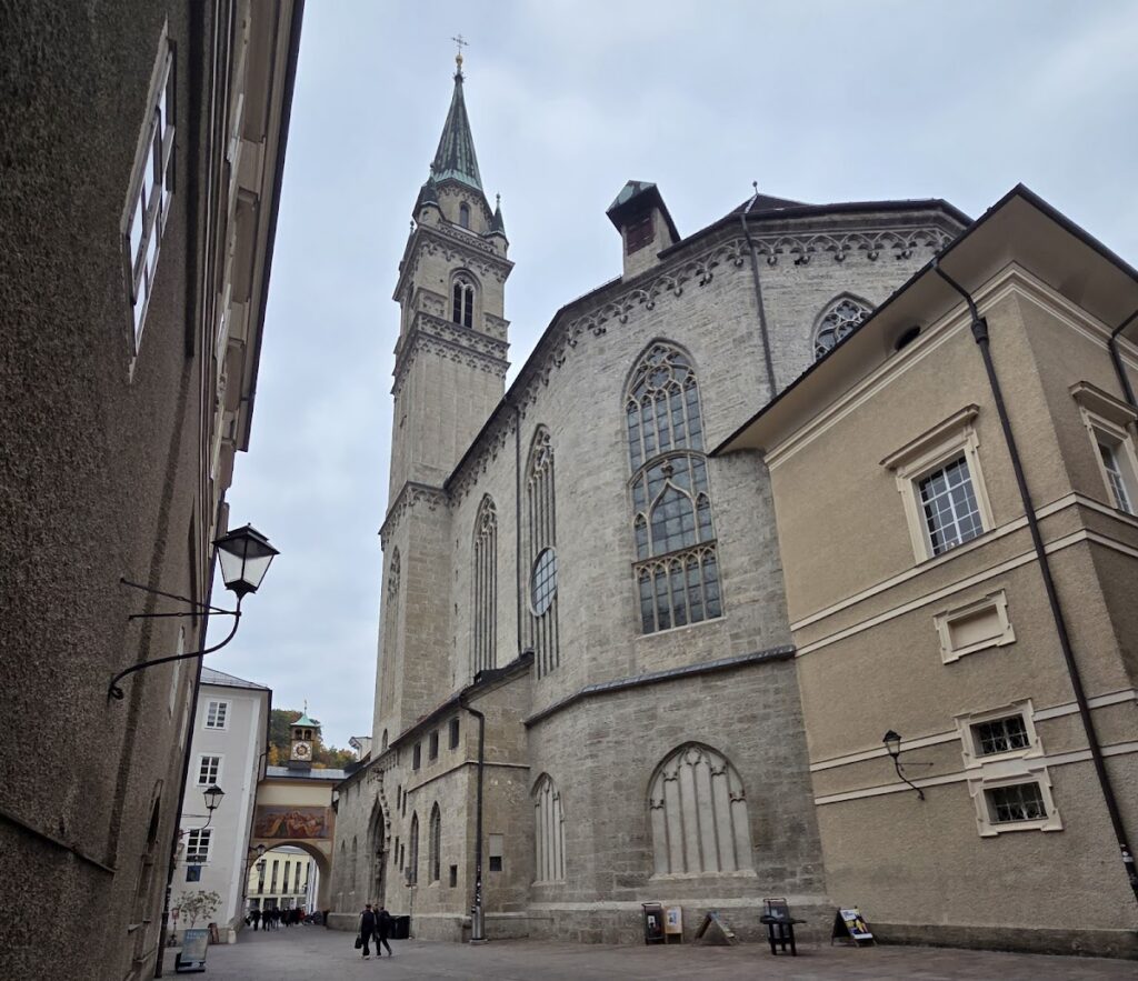 Franciscan Church, Salzburg: A Romanesque and Gothic Convent Church 2 Franciscan Church, Salzburg