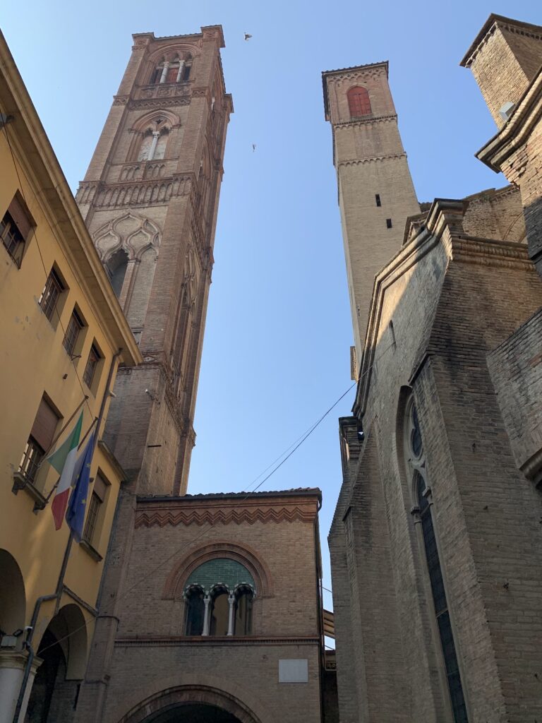 Basilica of Saint Francis: A Franciscan Gothic Church in Bologna 4 Basilica of Saint Francis