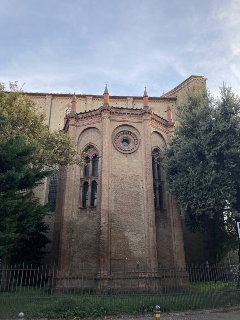 Basilica of Saint Francis: A Franciscan Gothic Church in Bologna 5 Basilica of Saint Francis