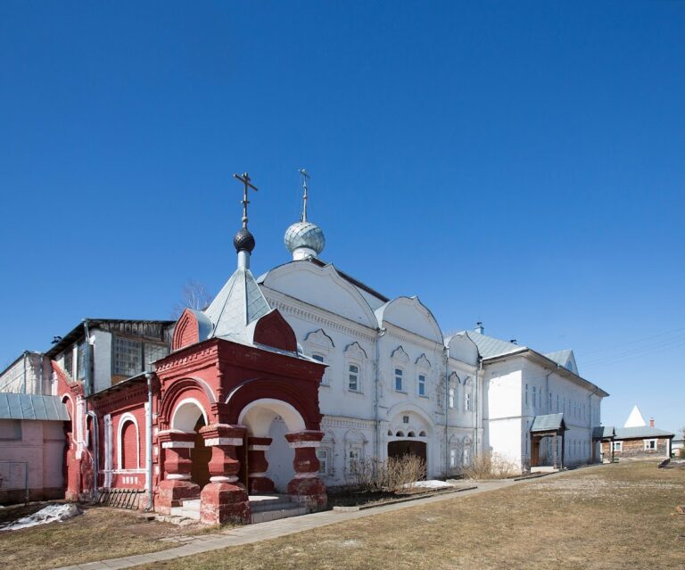 Uleima Monastery: A Russian Old-Rite Monastic Ensemble