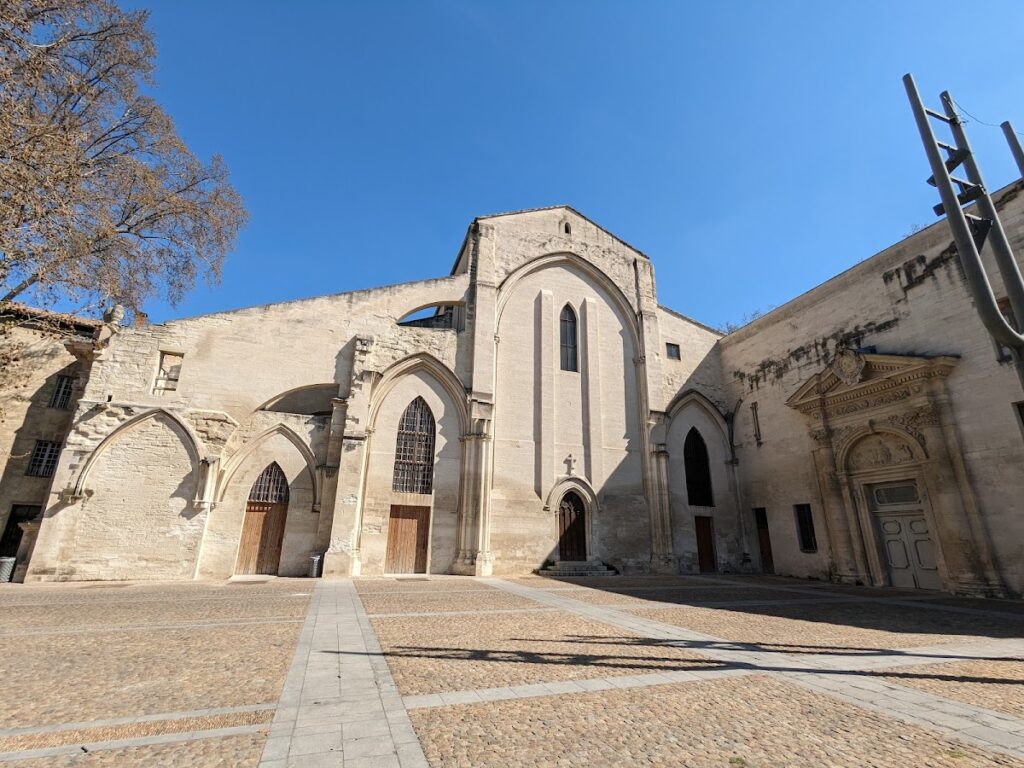 Church of the Célestins of Avignon: A Royal Foundation of the Avignon Papacy 1 Church of the Célestins of Avignon