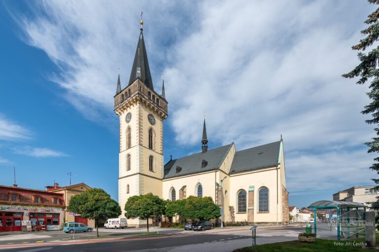 Church of Saint John the Baptist (Dvůr Králové nad Labem): Parish Church and Marian Pilgrimage Site