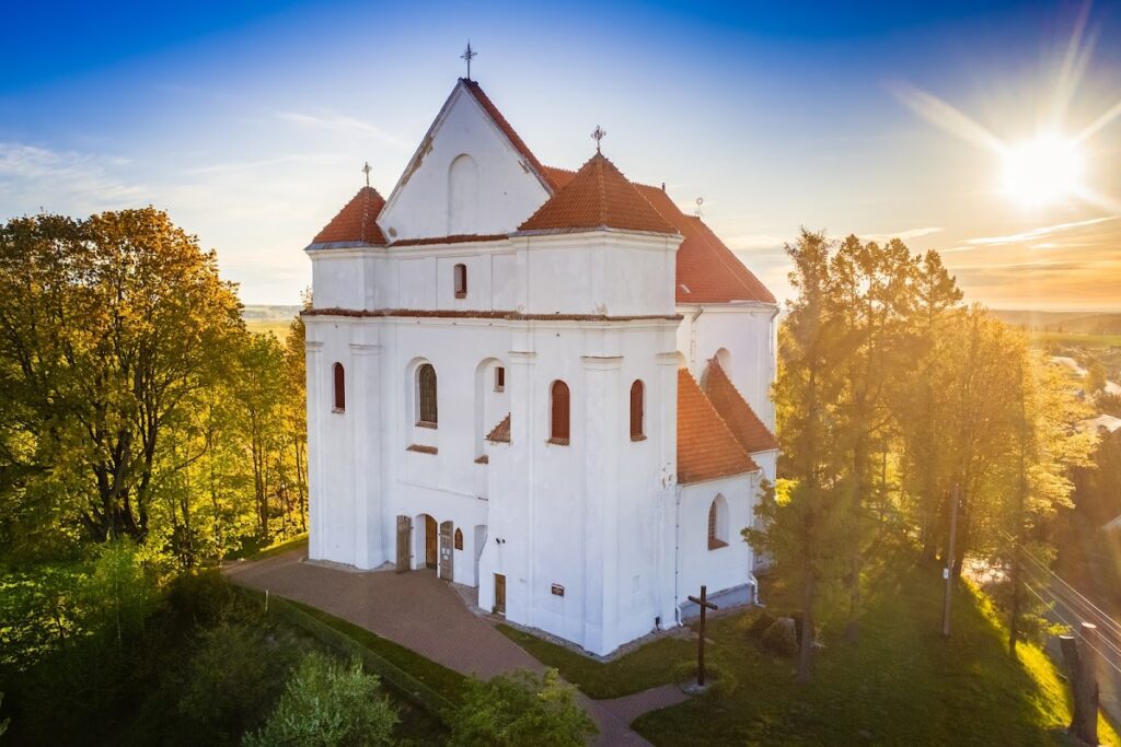 Transfiguration Church, Navahrudak: A Roman Catholic Parish Church in Belarus 1 Transfiguration Church, Navahrudak