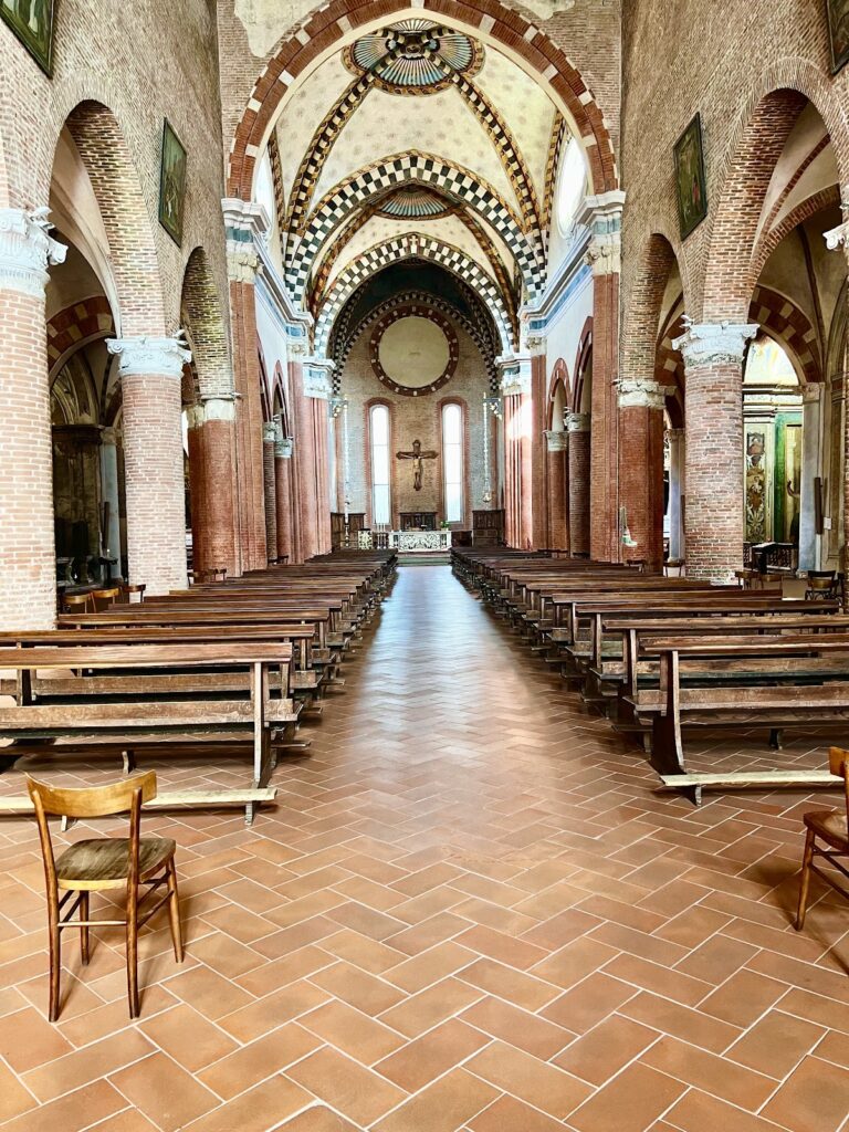 San Francesco d’Assisi: A Gothic Franciscan Church in Pavia