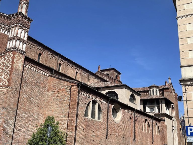 San Francesco d’Assisi: A Gothic Franciscan Church in Pavia