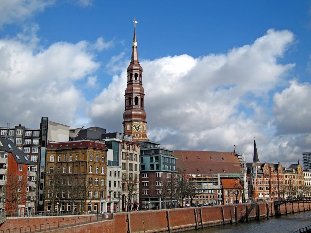 St. Catherine's Church, Hamburg: A Lutheran Church of Seafarers and Music 4 St. Catherine's Church, Hamburg