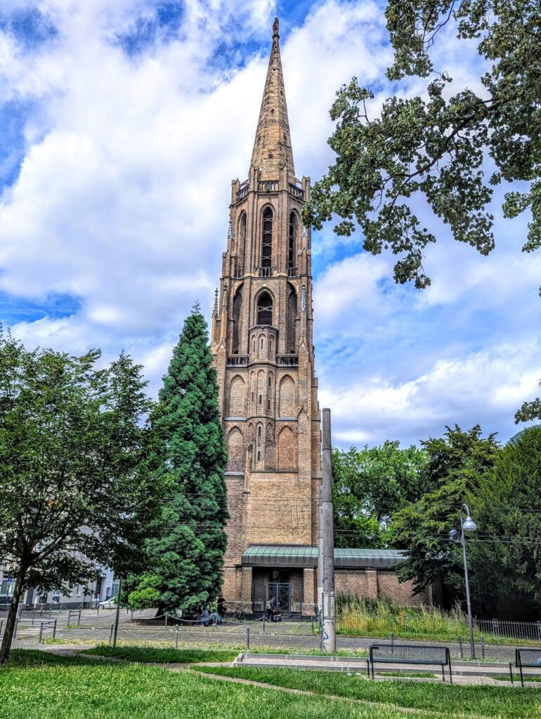 St. Mauritius: A Roman Catholic Parish Church in Cologne 1 St. Mauritius