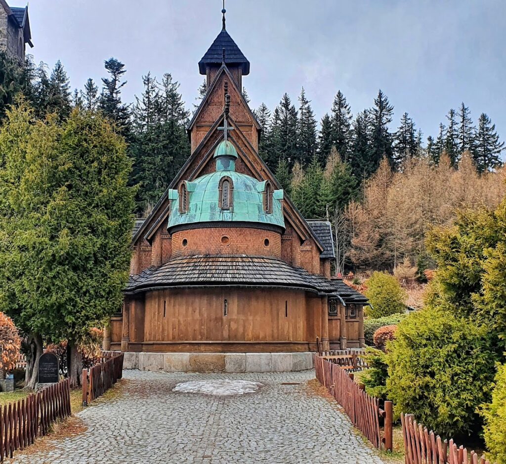 Vang Stave Church: A Medieval Norwegian Church in Karpacz, Poland 3 Vang stave church