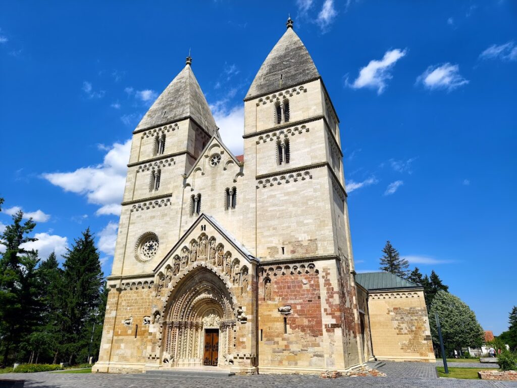 Abbey Church of St George in Ják: A Romanesque Benedictine Basilica 3 Abbey church of St George (Ják)