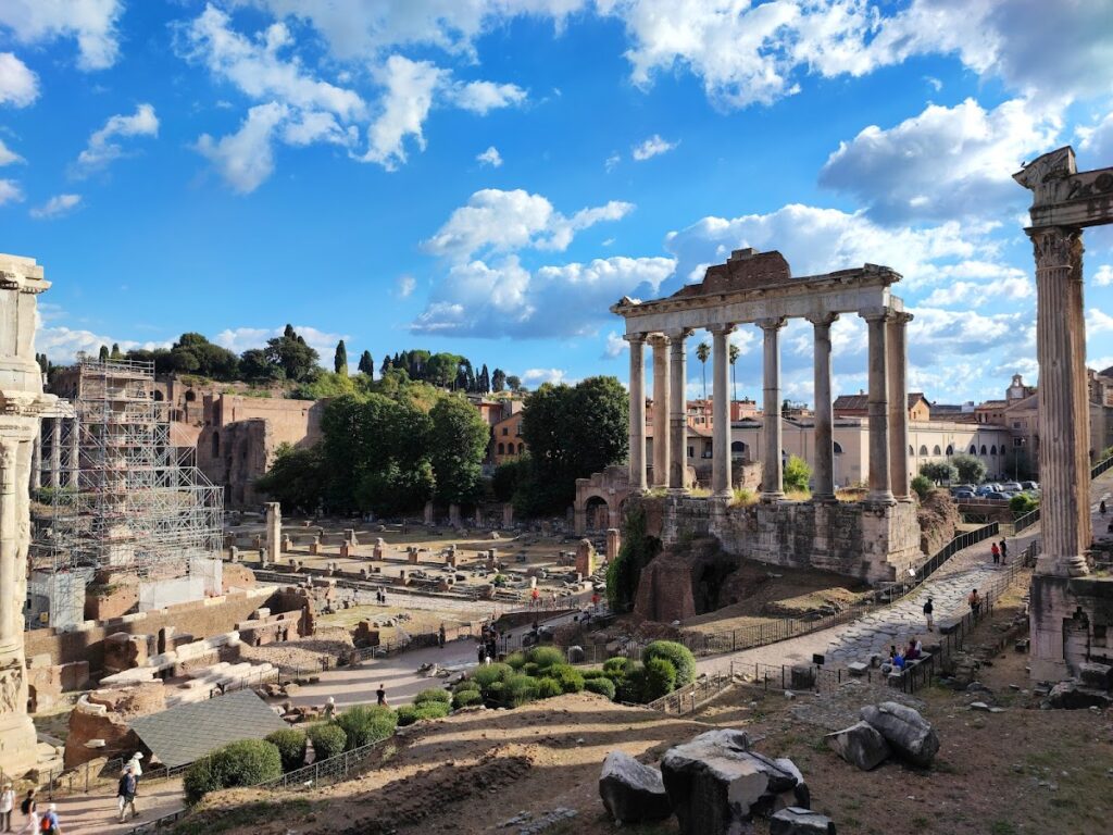 Basilica Julia: A Roman Civil and Judicial Basilica in the Roman Forum 1 Basilica Julia
