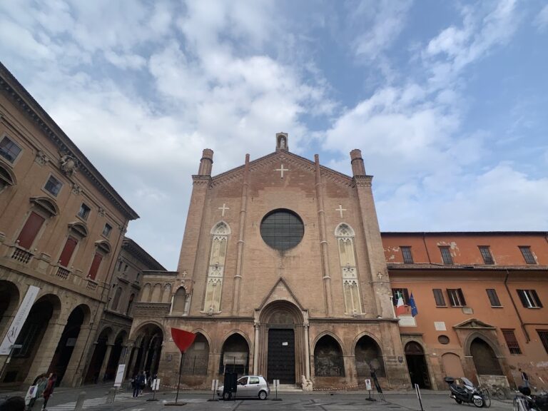 San Giacomo Maggiore: An Augustinian Basilica in Bologna