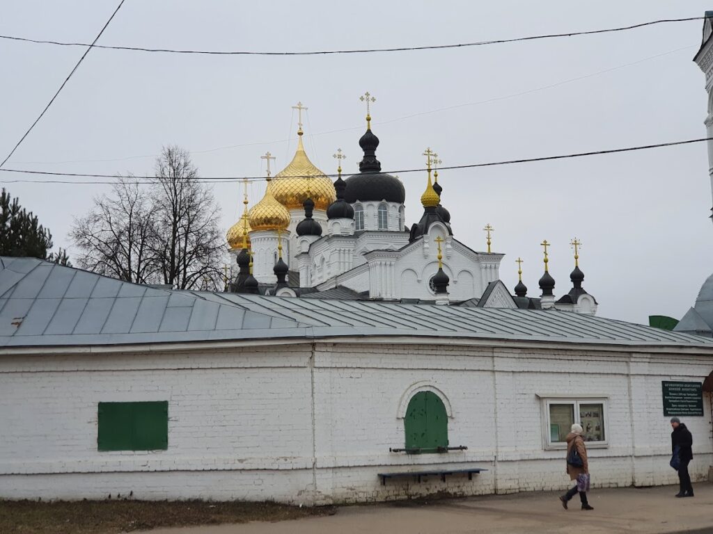 Theophany Convent, Kostroma: A Historic Russian Orthodox Monastic Complex 2 Theophany Convent, Kostroma