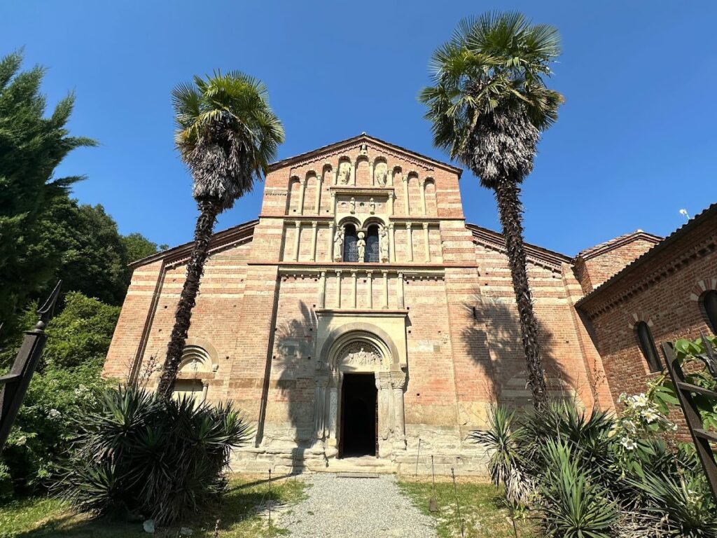 Vezzolano Abbey: A Romanesque and Gothic Religious Complex in Italy 2 Vezzolano Abbey