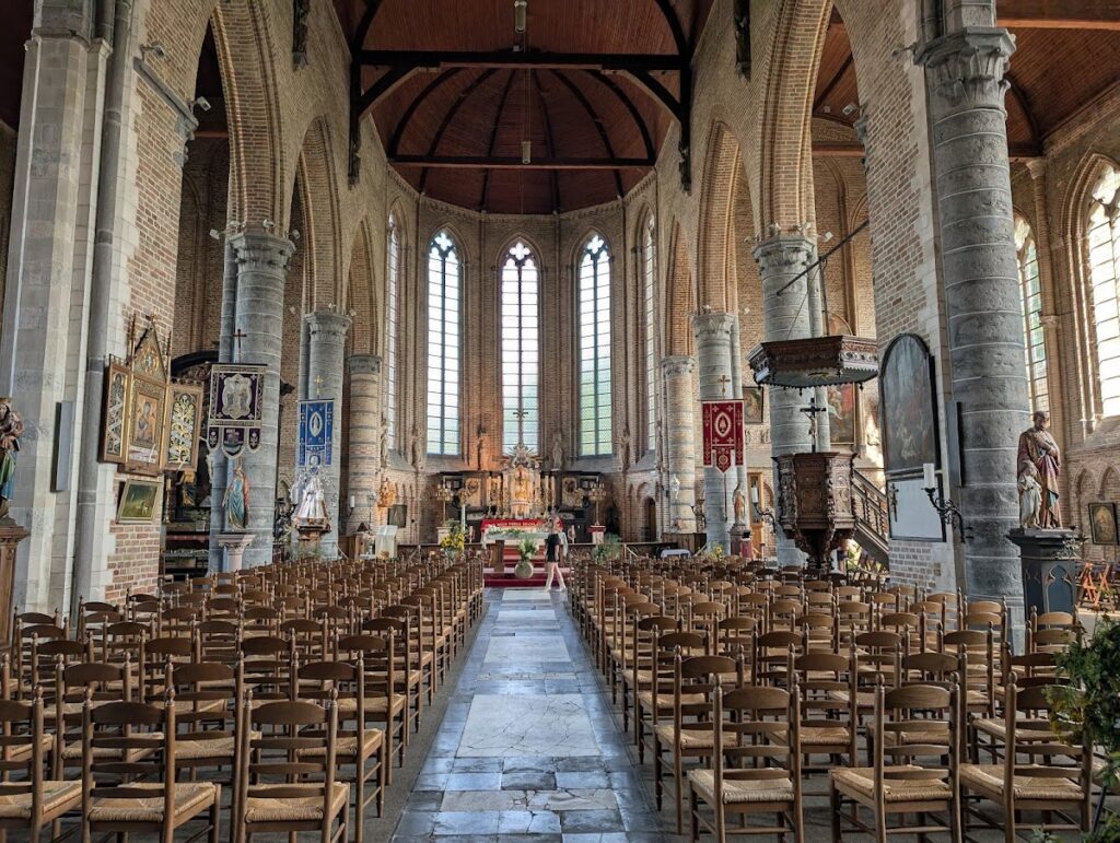 Onze-Lieve-Vrouw-Hemelvaartkerk: A Medieval Parish Church in Damme, Belgium 2 Onze-Lieve-Vrouw-Hemelvaartkerk