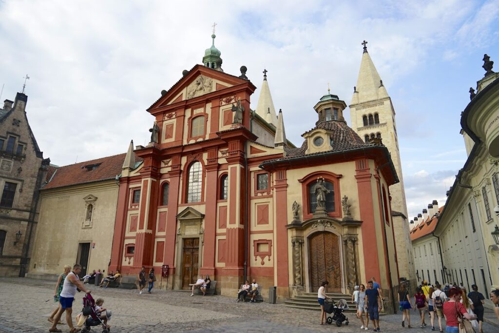 St. George's Convent: A Medieval Benedictine Foundation at Prague Castle 1 St. George's Convent