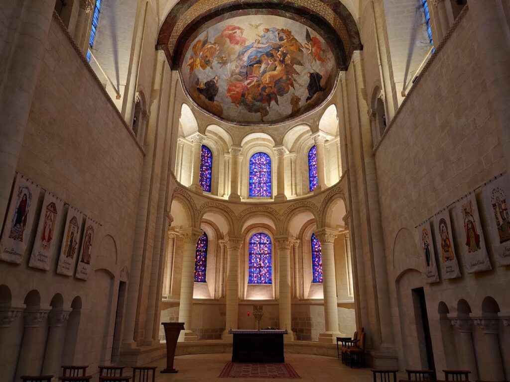 Abbey of Sainte-Trinité: A Benedictine Nunnery and Ducal Foundation in Caen 3 Abbey of Sainte-Trinité