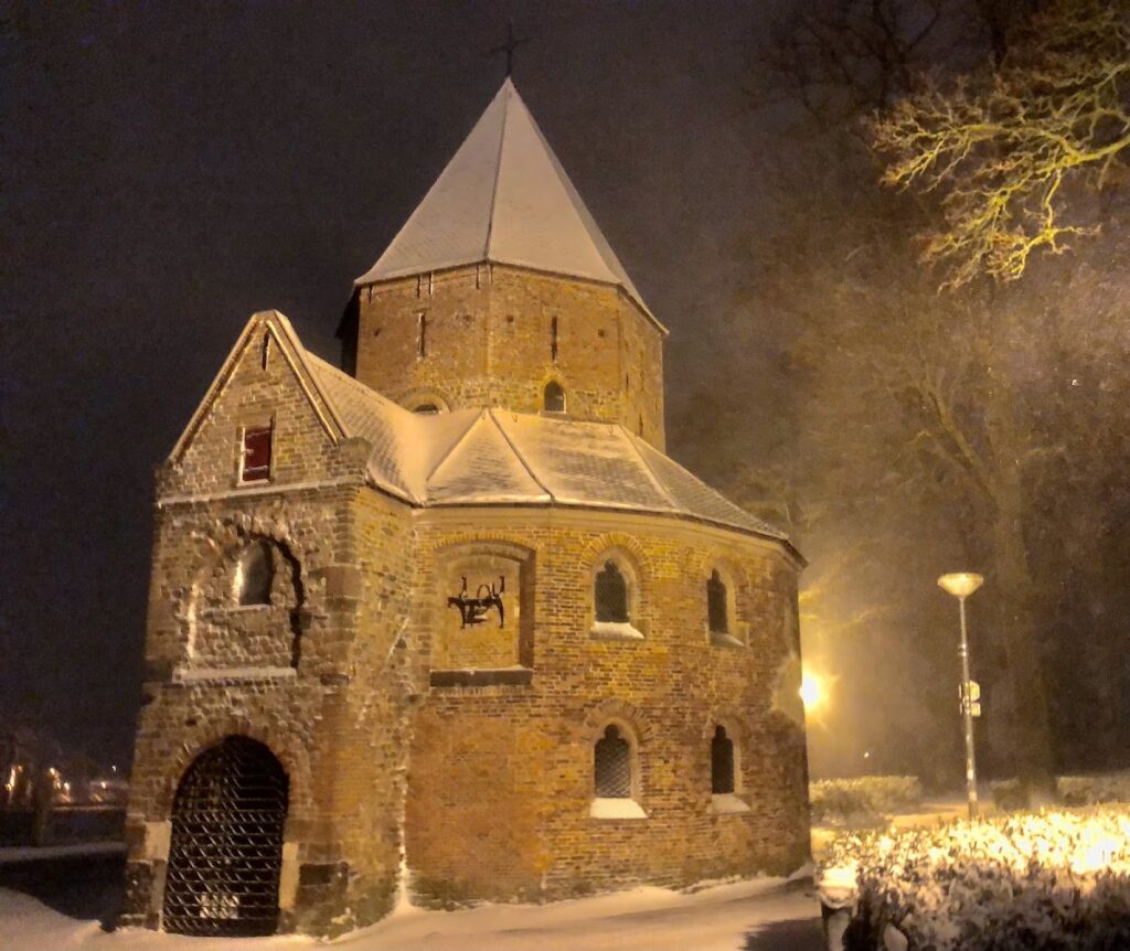 Sint Nicolaaskapel: A Medieval Romanesque Chapel in Nijmegen 2 Sint Nicolaaskapel
