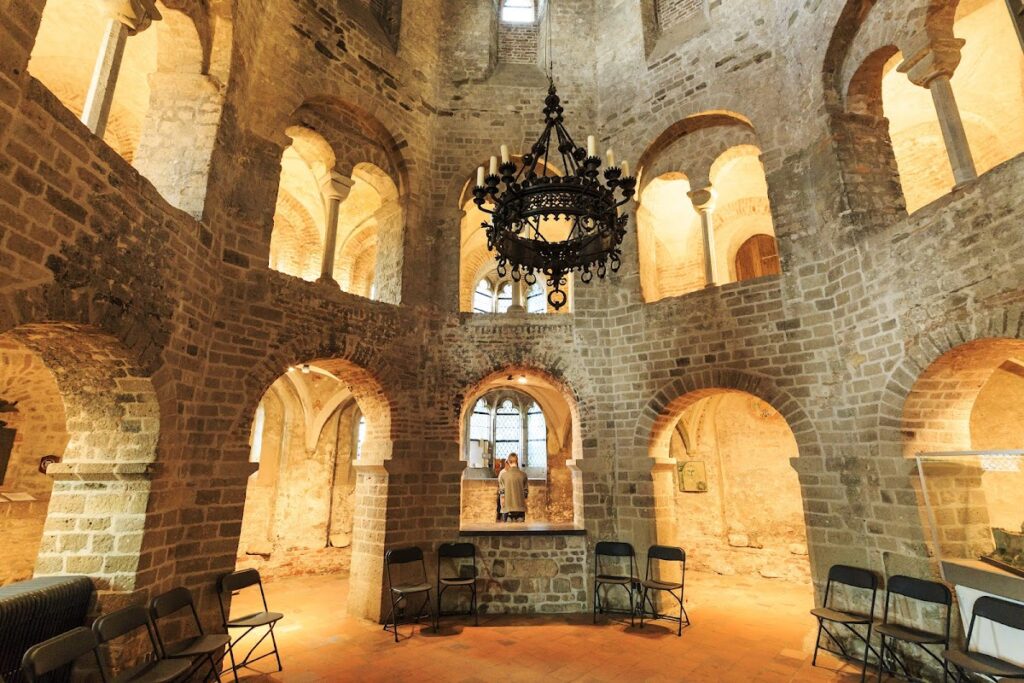Sint Nicolaaskapel: A Medieval Romanesque Chapel in Nijmegen 3 Sint Nicolaaskapel