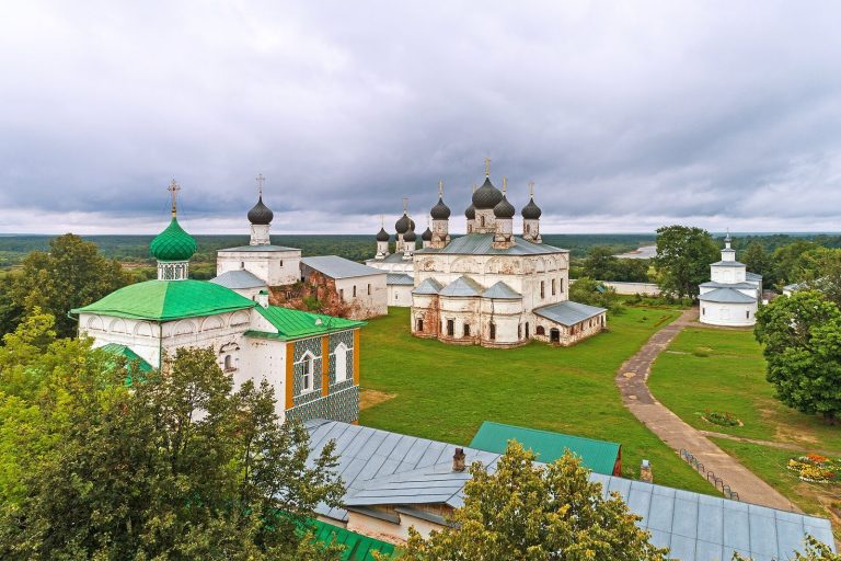 Makaryev-Unzhensky Monastery: A Russian Orthodox Monastic Ensemble in Russia