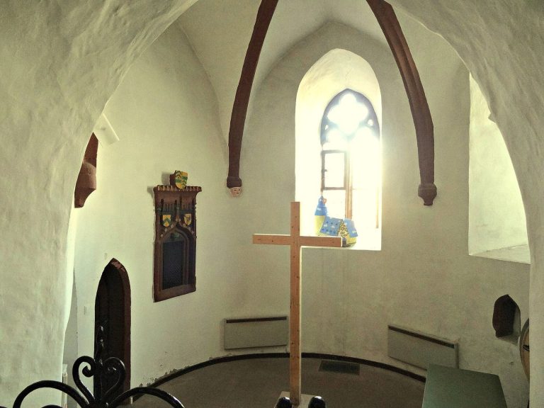 Evangelische Pfarrkirche in Griedel: A Medieval Chortower and 1911 Parish Church