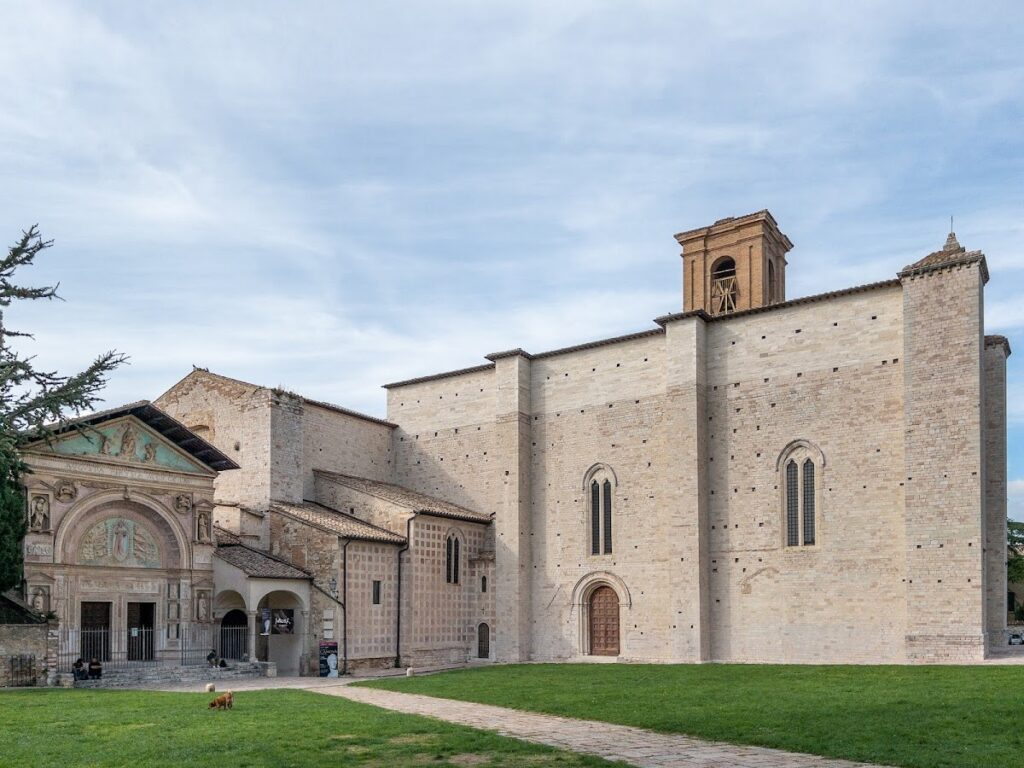 San Francesco al Prato Church: A Franciscan Monument in Perugia 1 San Francesco al Prato church