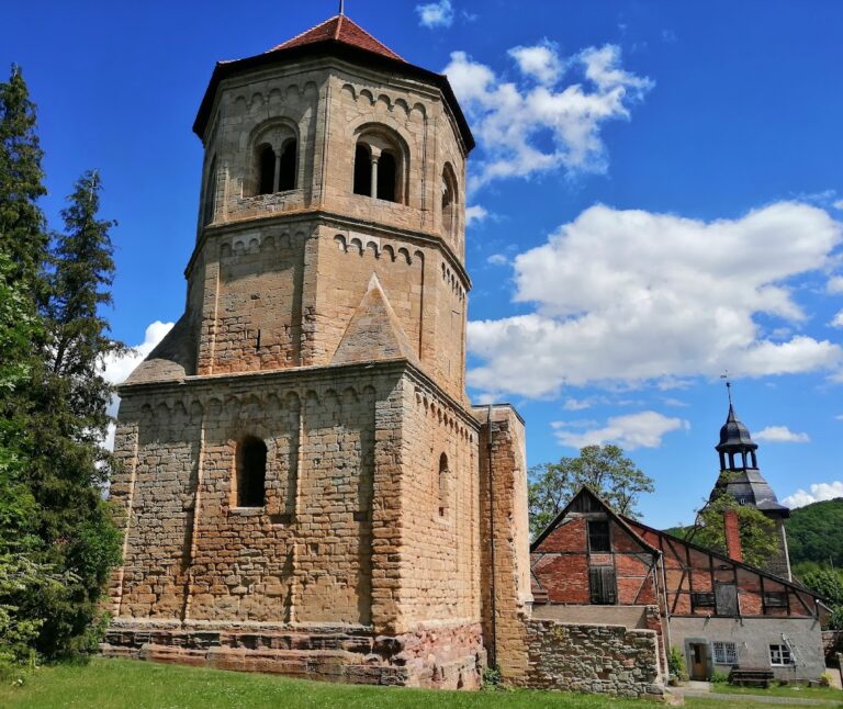 Kloster Göllingen: A Former Benedictine Monastery in Germany