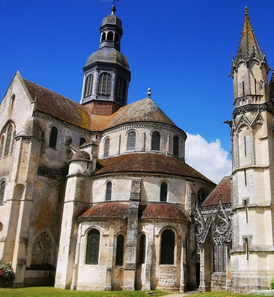Saint-Germer-de-Fly Abbey: A Benedictine Monastery and Historic Church in France 2 Saint-Germer-de-Fly Abbey