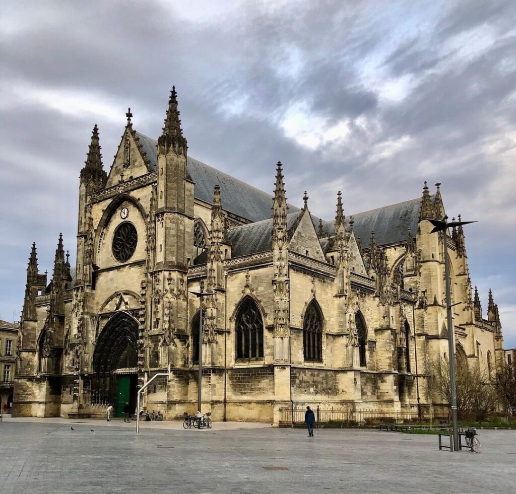 Basilica of St. Michael, Bordeaux: A Flamboyant Gothic Pilgrimage Church 2 Basilica of St. Michael, Bordeaux