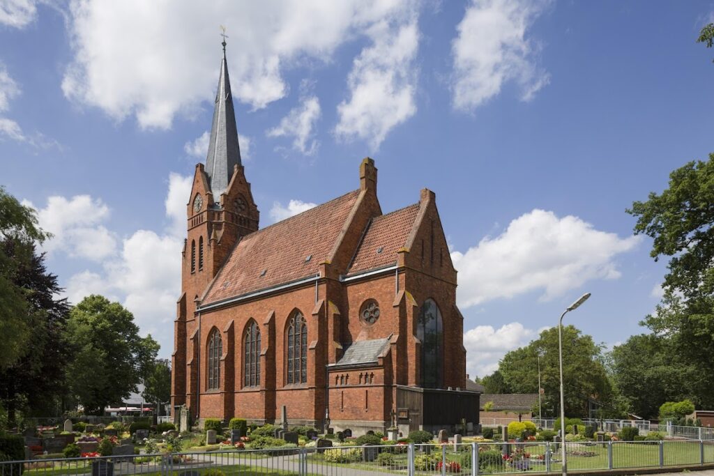St. Georg: A Neo-Gothic Village Church in Bremen-Huchting 2 St. Georg