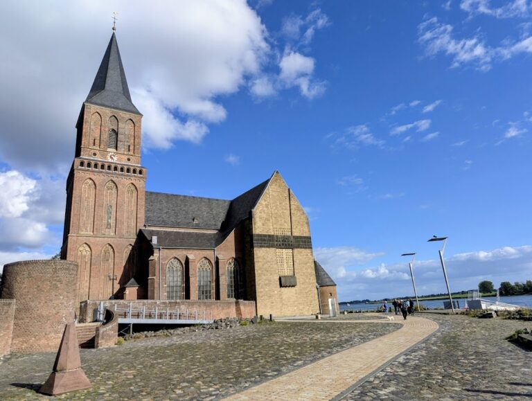 St. Martini (Emmerich): A Historic Collegiate and Parish Church in Germany