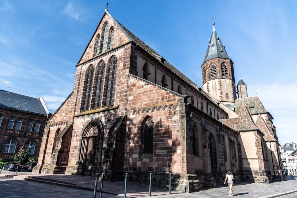 St. George's Church, Haguenau: A Romanesque-Gothic Parish and Collegiate Church 2 St. George's Church, Haguenau