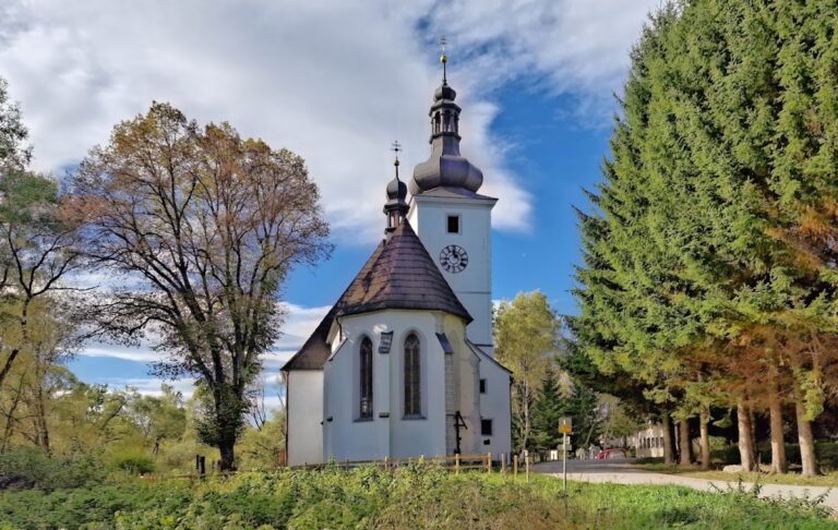 Church of the Nativity of the Virgin Mary (Cetviny): A Gothic Parish Church in Czechia