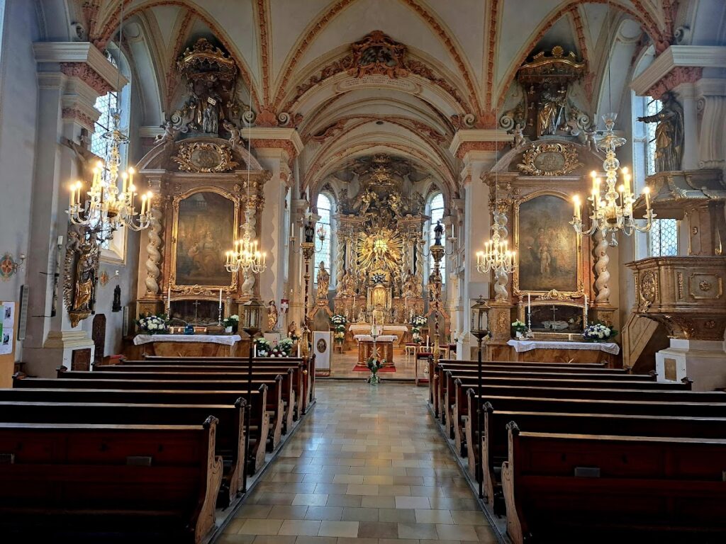 St. Maria Thalkirchen: Parish and Pilgrimage Church in Munich 1 St. Maria Thalkirchen
