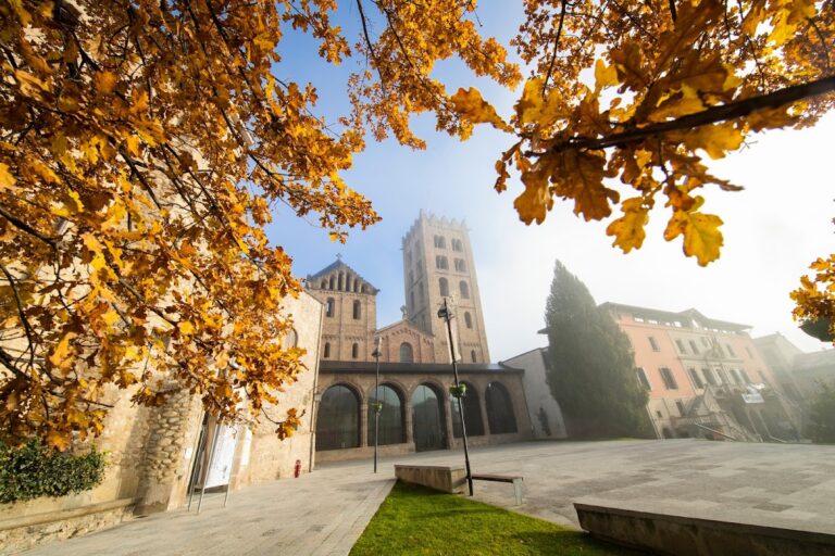 Santa Maria de Ripoll: A Benedictine monastery in Catalonia