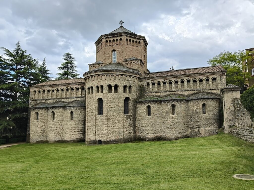 Santa Maria de Ripoll: A Benedictine Monastery and Catalan Cultural Centre 2 Santa Maria de Ripoll