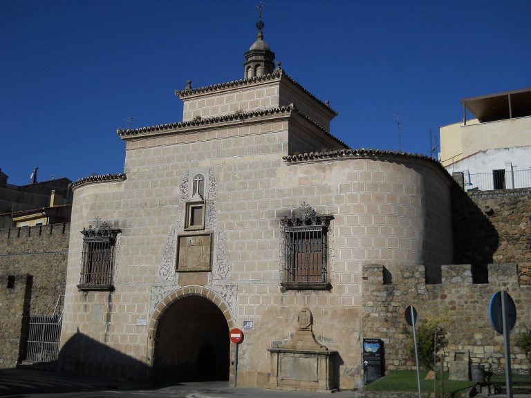 Puerta de Trujillo: Medieval Gateway and Baroque Hermitage in Plasencia