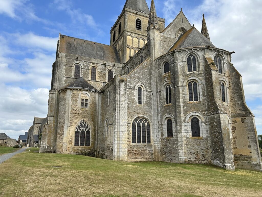 Abbey of Saint-Vigor de Cerisy: A Norman Benedictine Monastery in France 1 Abbey of Saint-Vigor de Cerisy