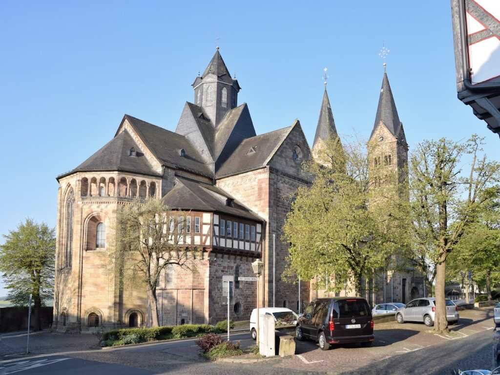 Saint Peter's Church, Fritzlar: A Historic Monastery and Collegiate Basilica 1 Saint Peter's Church, Fritzlar