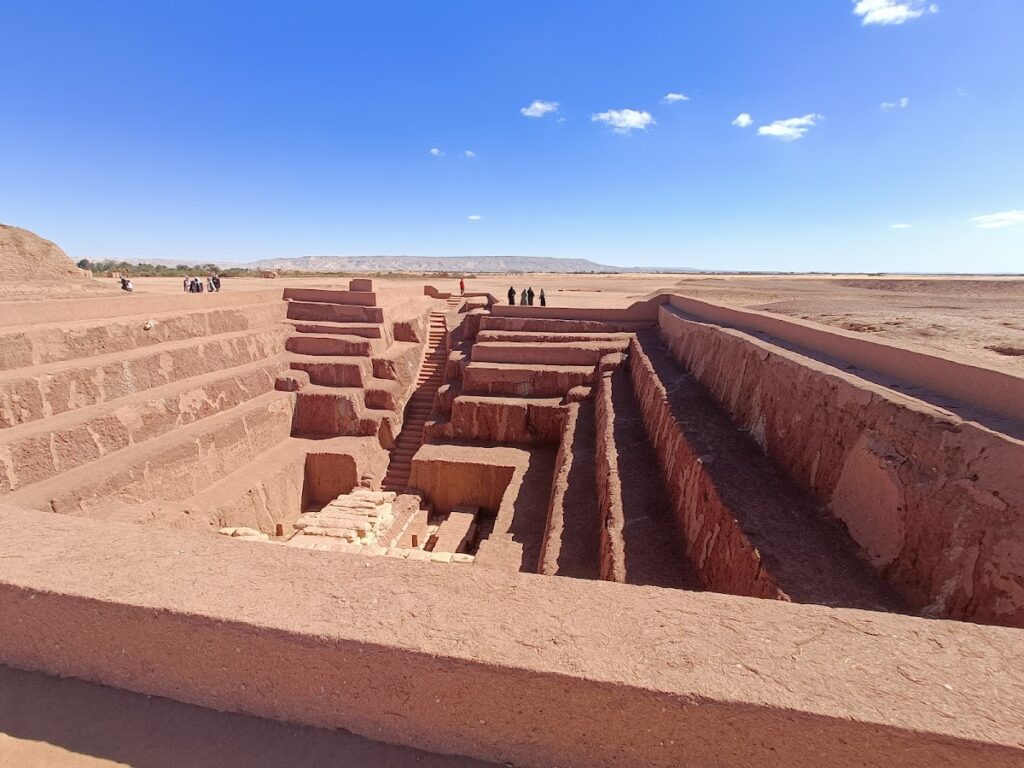 Mastaba of Khentika: A Sixth-Dynasty Governor’s Tomb in Egypt 1 Mastaba of Khentika