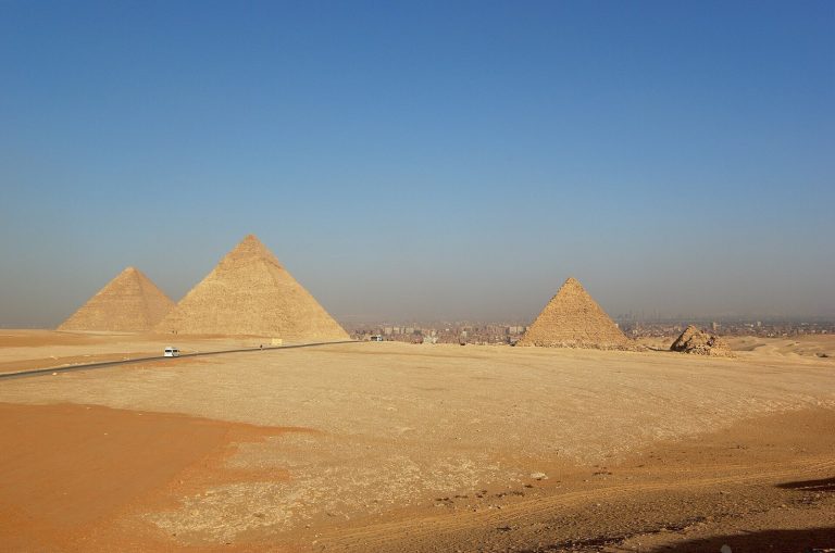 Great Pyramid of Giza: Royal Tomb of Pharaoh Khufu