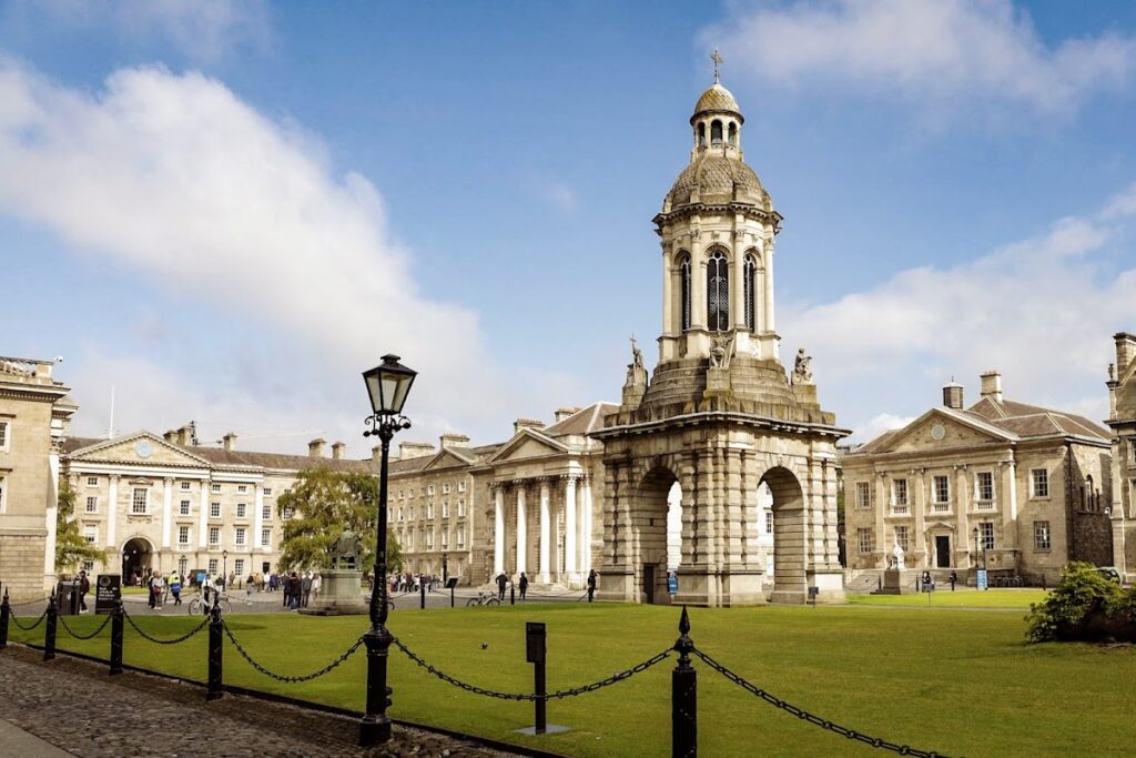 Trinity College, Dublin: Ireland’s Historic University College 1 Trinity College, Dublin